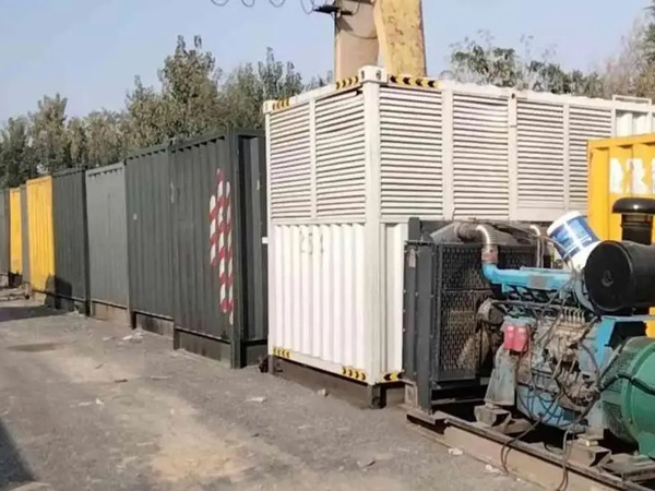 伍家岗200KW柴油发电机机组每小时油耗是多少？